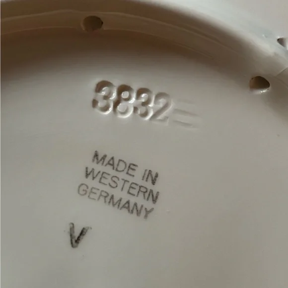 Western Germany Decorative Plate - Picture 2 of 2
